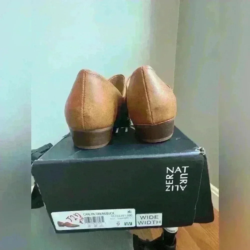 Naturalizer Carlyn Tan Slip-On Pointed Toe Bootie Size 9 Wide - Picture 6 of 9